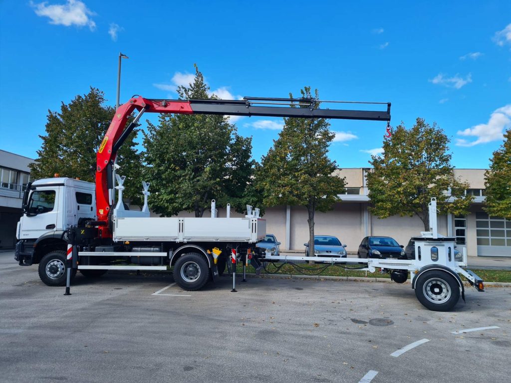 Novo vozilo sa Palfinger dizalicom PK18500 za JP Elektroprivreda HZ HB