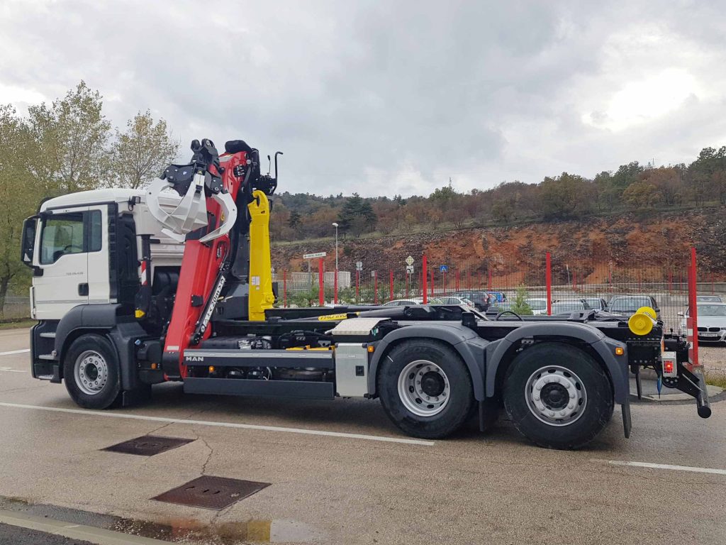 Recycling nadogradnja sa Epsilon dizalicom i navlakačem za firmu Sirovinametal