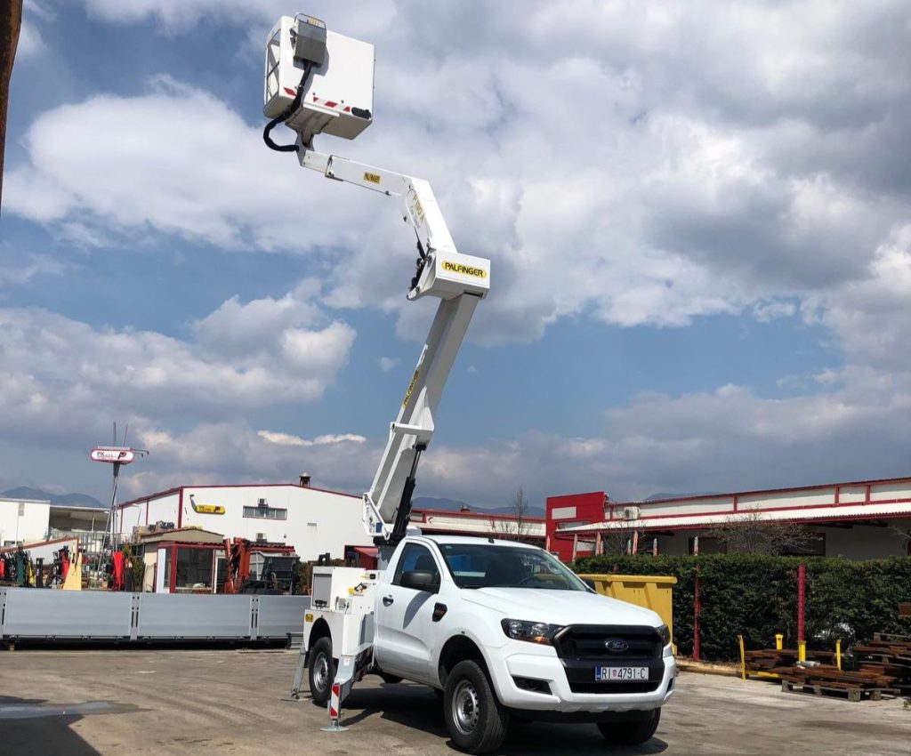 Palfinger radna korpa P130A na Ford Rangeru za Elnos BL