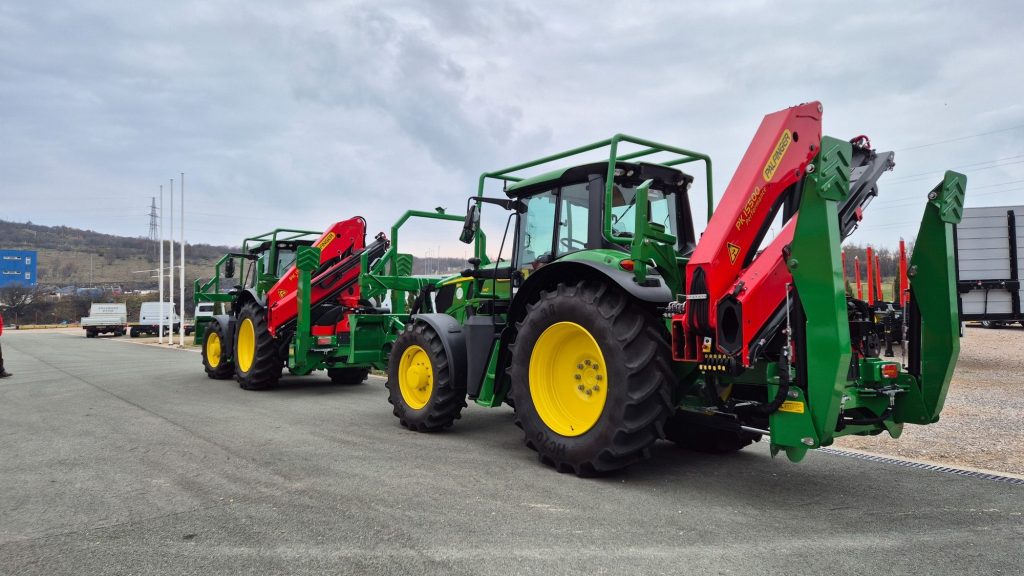 Isporuka dvije traktorske nadgradnje sa Palfinger dizalicama za Elektro Doboj